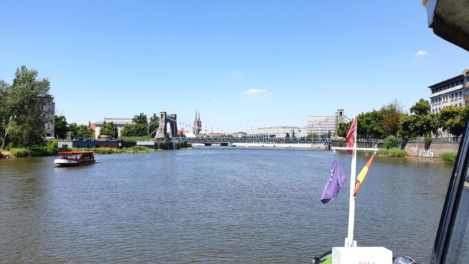 Wrocław: Boat Cruise With a Guide - Commentary and Anecdotes