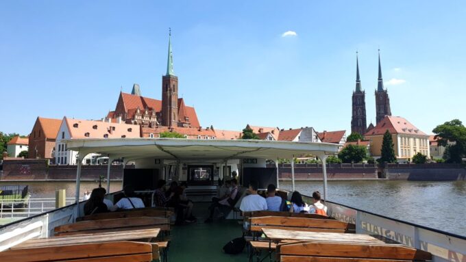 Wrocław: Boat Cruise With a Guide - Exploring the Waterfront