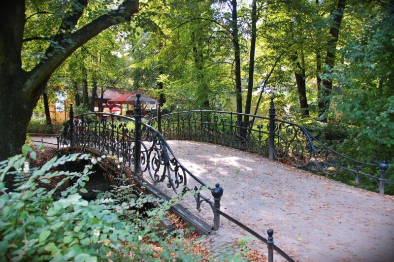 Wroclaw: City of 100 Bridges 4-Hour Private City Tour - Key Attractions