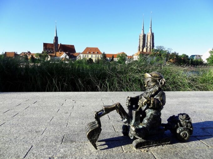 Wroclaw: City of 100 Bridges 4-Hour Private City Tour - Booking and Pricing