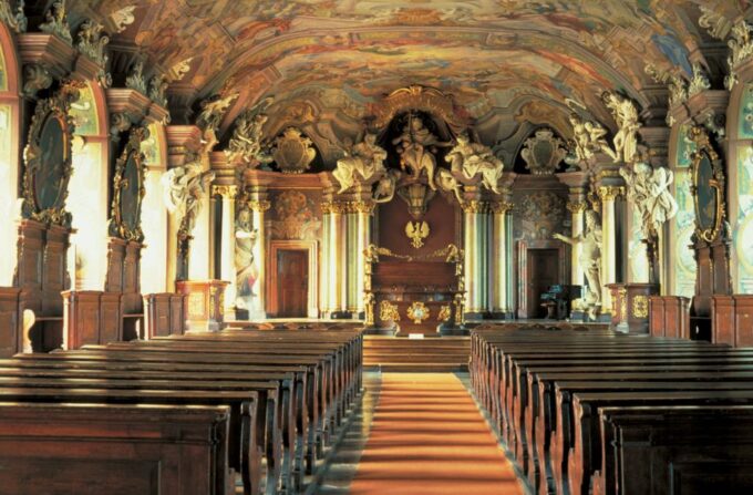 Wroclaw: City of 100 Bridges 4-Hour Private City Tour - Languages and Pickup