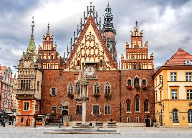 Wroclaw: Express Walk With a Local in 60 Minutes - Experience Highlights