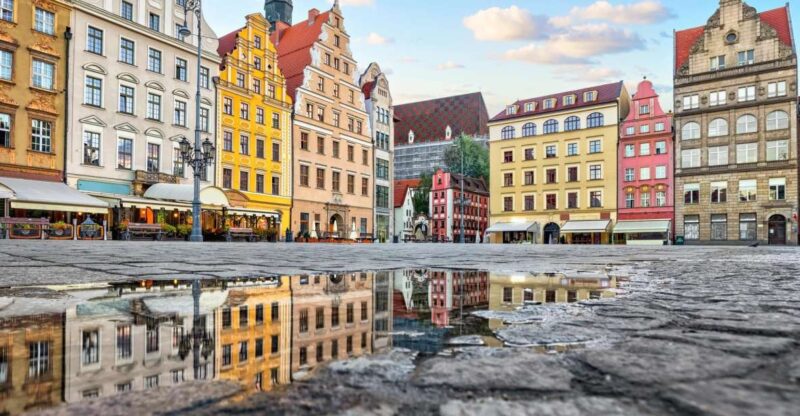 Wroclaw: Express Walk With a Local in 60 Minutes - Local Insights