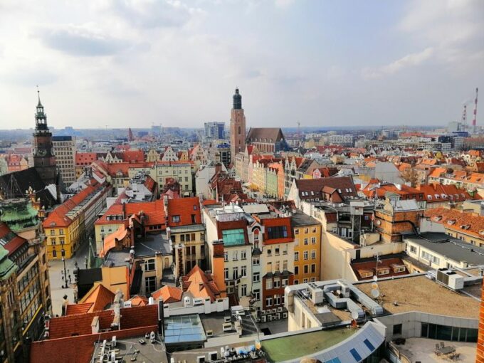 Wroclaw: Express Walk With a Local in 60 Minutes - Duration and Languages