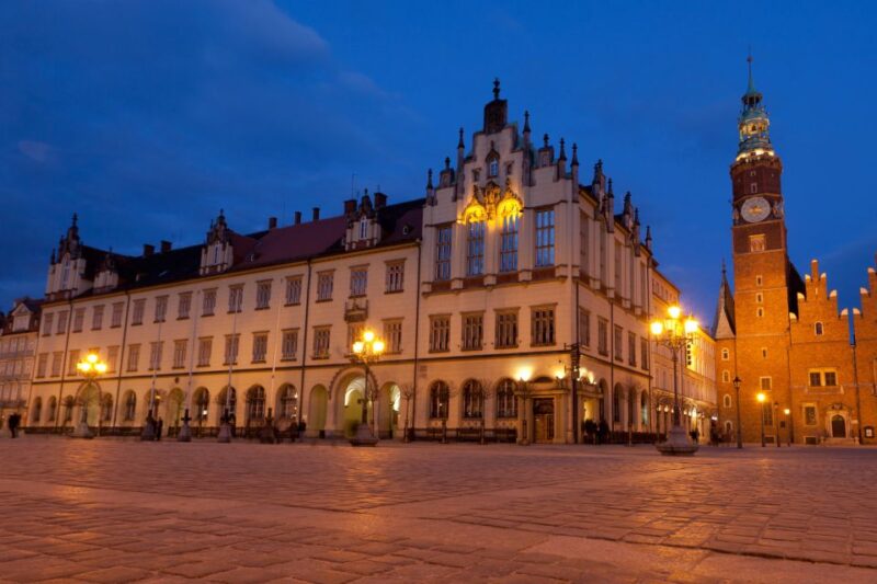 Wroclaw: First Discovery Walk and Reading Walking Tour - Key Points