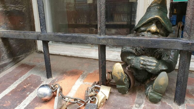 Wrocław: Following the Dwarfs. See the City Differently! 2h - History and Significance of the Dwarfs