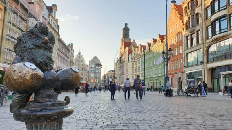 Wrocław: Following the Dwarfs. See the City Differently! 2h - Notable Dwarf Statues and Their Stories