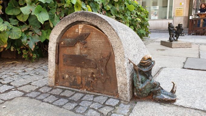 Wrocław: Following the Dwarfs. See the City Differently! 2h - Frequently Asked Questions