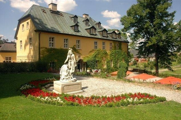 Wroclaw: Giant Mountains & Valley of Palaces Day Tour - Reserve Now, Pay Later
