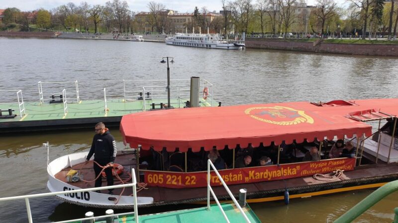Wrocław: Gondola Cruise With a Guide - Guided Walking Tour
