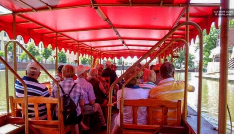 Wrocław: Gondola Cruise With a Guide - Relaxing Gondola Ride