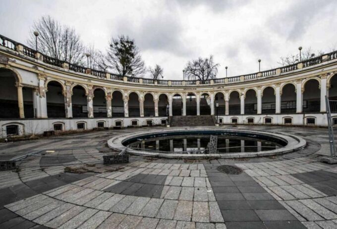 Wroclaw: Guided Walking Tour of Fortress Wroclaw (2 Hours) - Included Services and Extras