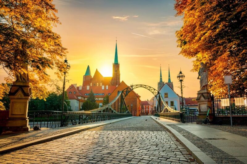 Wroclaw: Insta-Perfect Walk With a Local - Cancellation Policy