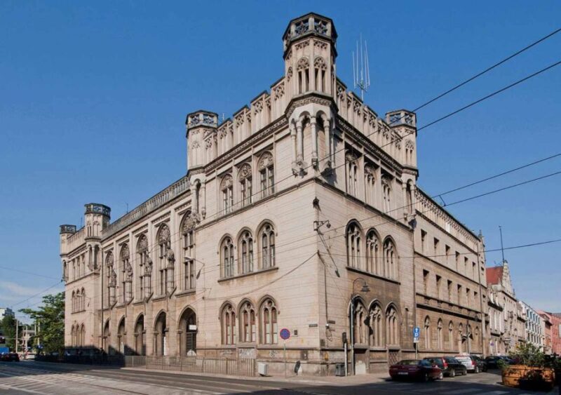 Wrocław: Jewish Heritage and History Private Tour (2 H) - Art Nouveau Department Stores