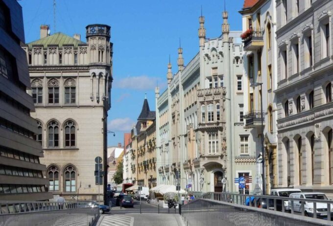 Wrocław: Jewish Heritage and History Private Tour (2 H) - Jewish Life in Breslau