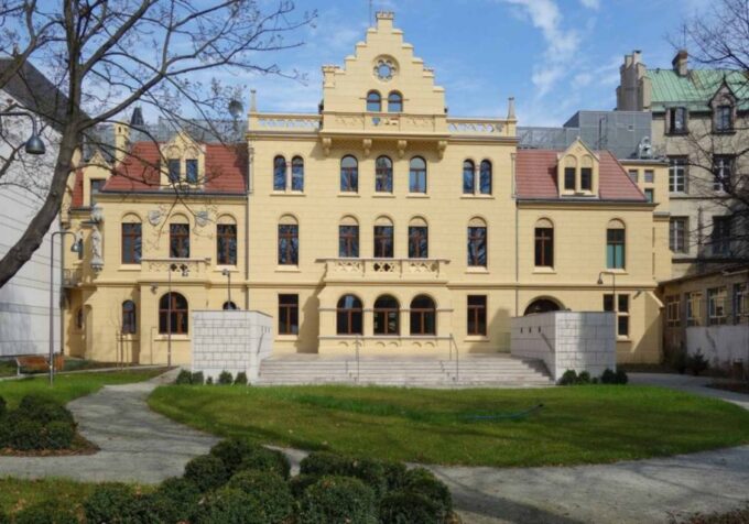 Wrocław: Jewish Heritage and History Private Tour (2 H) - Impact of Kristallnacht