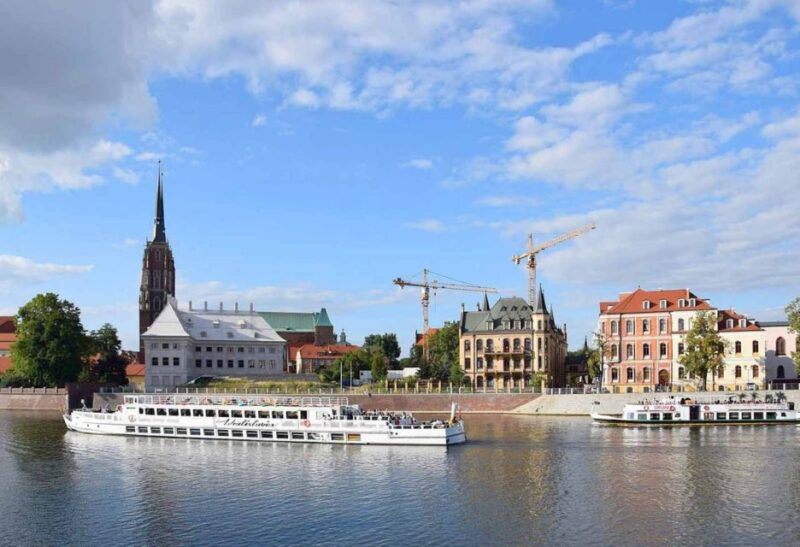 Wrocław: Long City Walk and Luxury Ship Cruise (For Groups) - Key Attractions