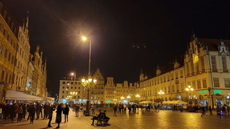 Wrocław: Old City Night Walk and Gondola Ride - Important Information