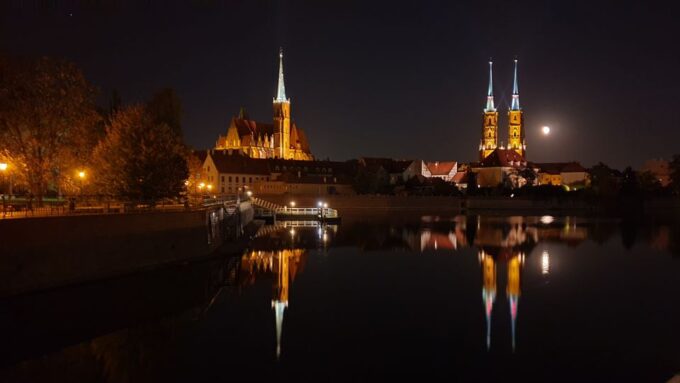 Wrocław: Old City Night Walk and Gondola Ride - Frequently Asked Questions
