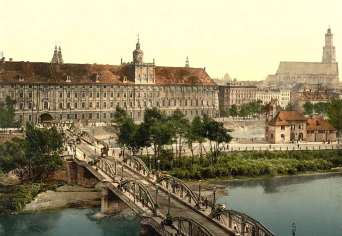 Wrocław: Old City Private Guided Tour With Photos (2 H) - Cancellation Policy