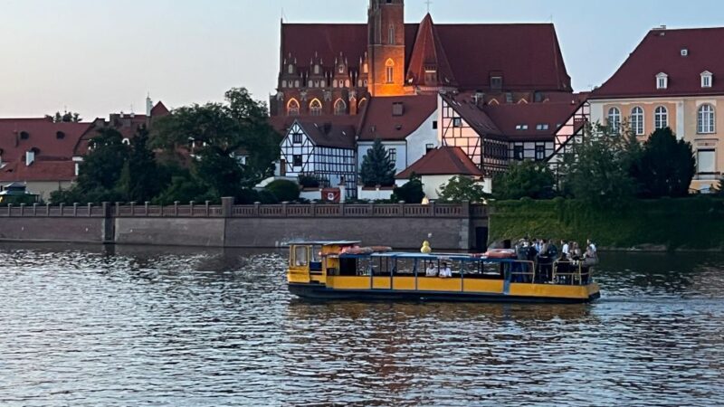 Wroclaw: Old Town Highlights Boat Cruise - Accessibility and Booking