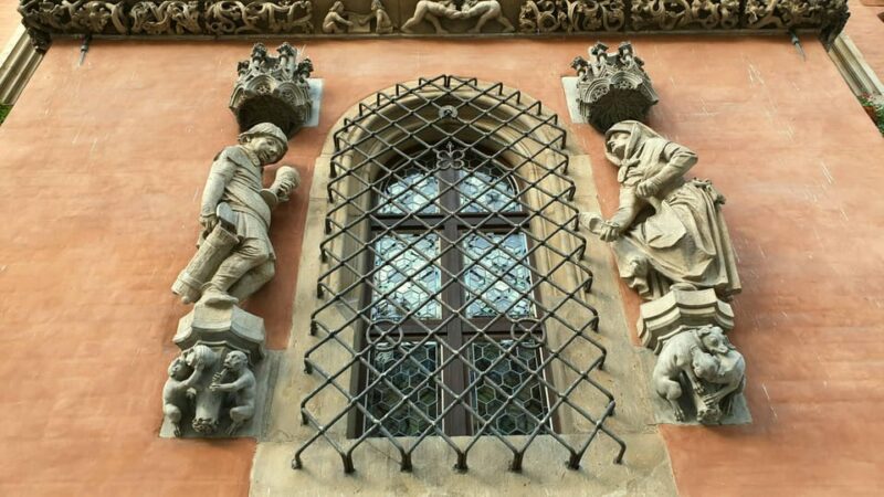 Wrocław: Old Town Sightseeing With Tasting of Local Liqueur - Itinerary Highlights