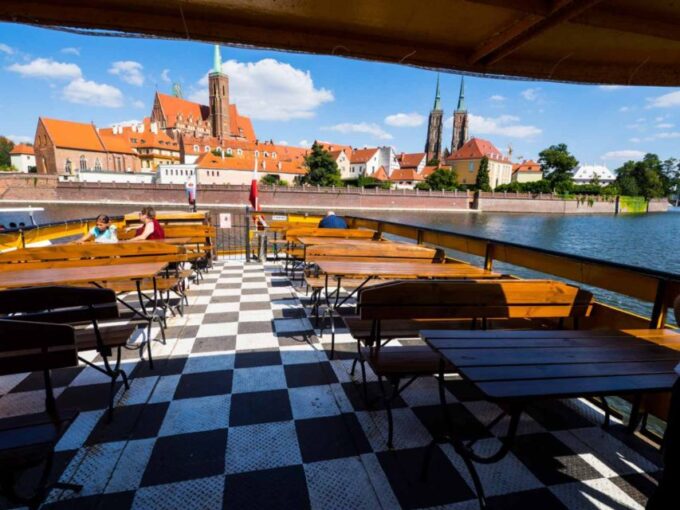 Wrocław: Old Town Tour and River Boat Ride With Music - Meeting Point and Additional Costs