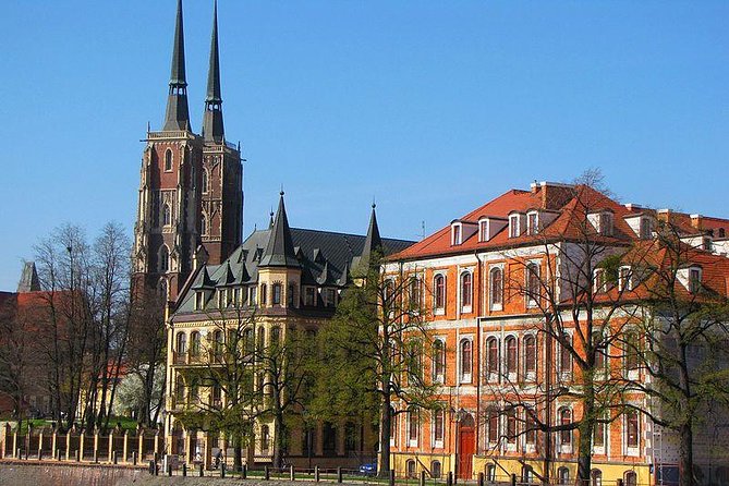 Wroclaw: Ostrow Tumski & Old Town Highlights Private Walking Tour - Meeting and Pickup Information