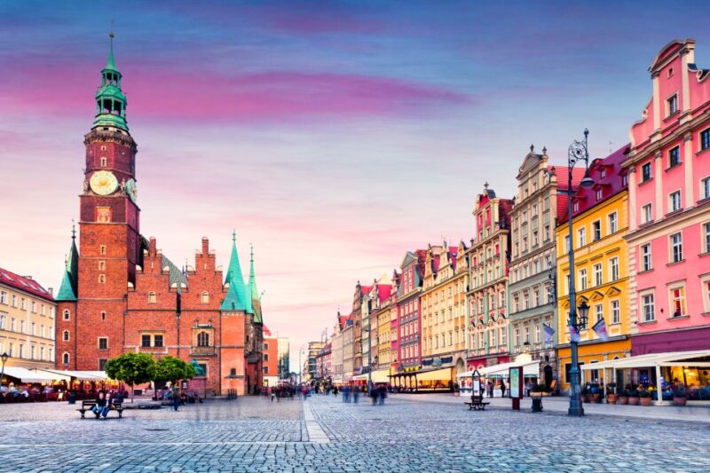 Wroclaw: Private Old Town Guided Tour - Guided Experience