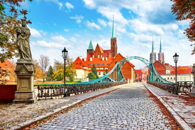Wroclaw: Private Old Town Guided Tour - Historic Architecture and Vibrant Life
