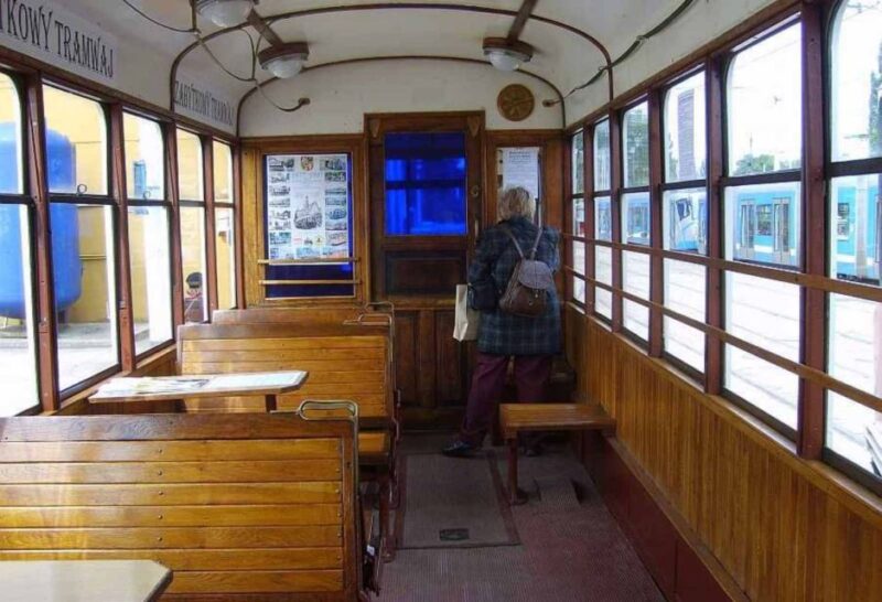 Wroclaw: Private Tour by Smal Historic Tram (1,5h, 11 Seats) - Itinerary Highlights