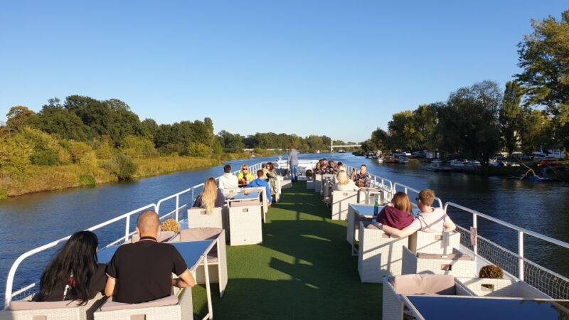 Wrocław: Short City Walk and Luxury Ship Cruise (For Groups) - Walking Tour