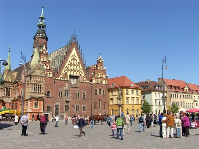 Wrocław: Short City Walk and Luxury Ship Cruise (For Groups) - Highlights and Experiences