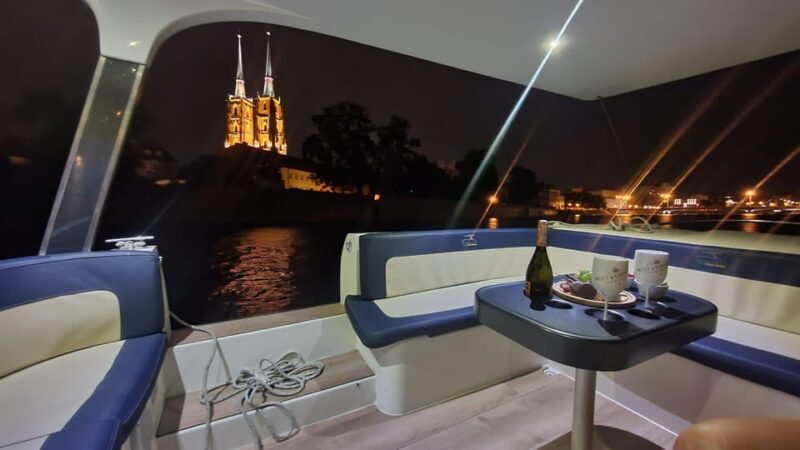 Wrocław: Solar Gondola Cruise on the Oder With a Guide - Gondola Cruise Experience