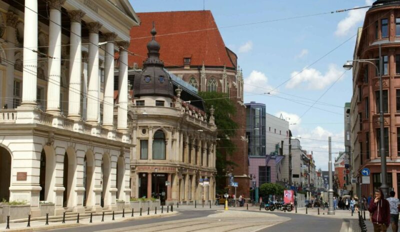 Wroclaw: Tour by Large Historic Tram (1,5 H, 32 Seats) - Inclusions and Exclusions