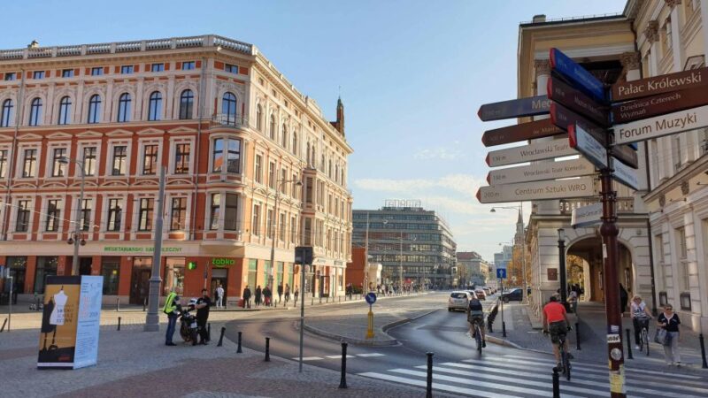 Wroclaw: Tour by Large Historic Tram (1,5 H, 32 Seats) - Booking and Accessibility