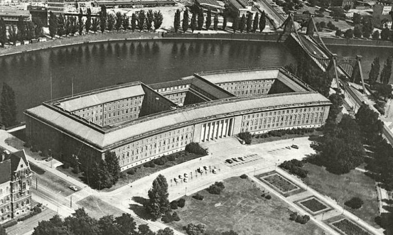Wrocław: World War II and the Non-Existent City of Breslau - Wartime Breslau and Its Inhabitants