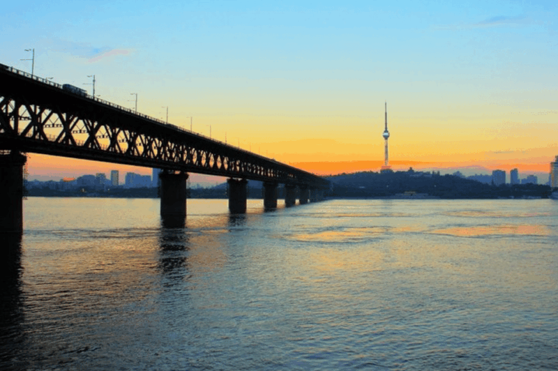Wuhan Yellow Crane Tower Ticket and English Speaking Guide - Historical Significance of the Tower