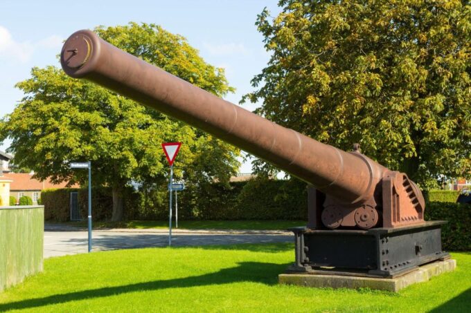 WWII Copenhagen Nyhavn and War Museum Private Walking Tour - Wartime Challenges and Efforts