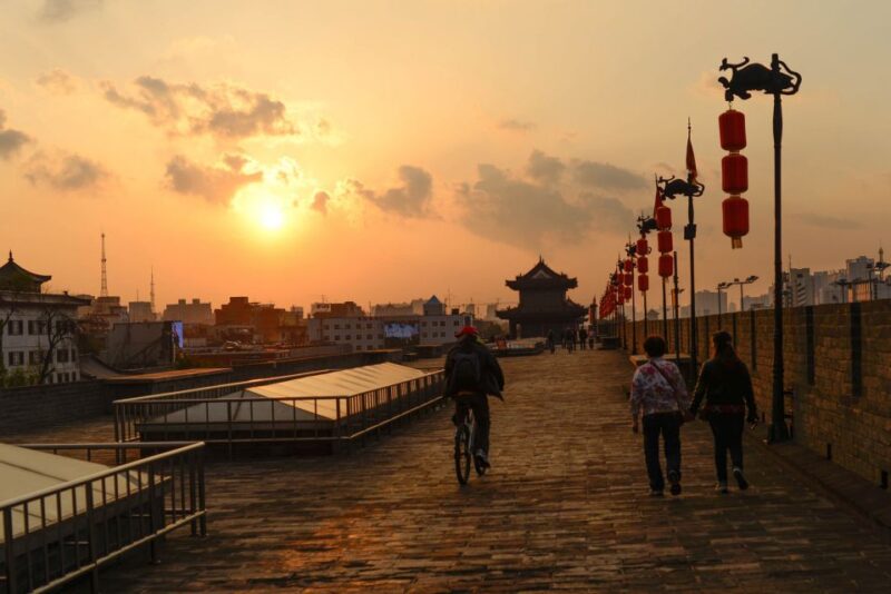 Xian City Wall Private Guided Tour With Cycling Option - Key Points