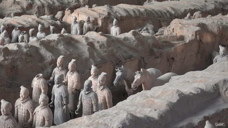 Xian Day Tour to Terracotta Army, City Wall, Pagoda - Itinerary and Highlights