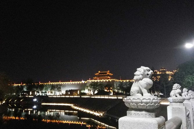 Xian Evening Tour: South Gate Square, Fountain Show Square - Exploring South Gate Square