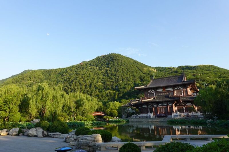 Xian: Guided Day Tour to Huaqing Palace & Terracotta Army - Transportation and Pickup Details