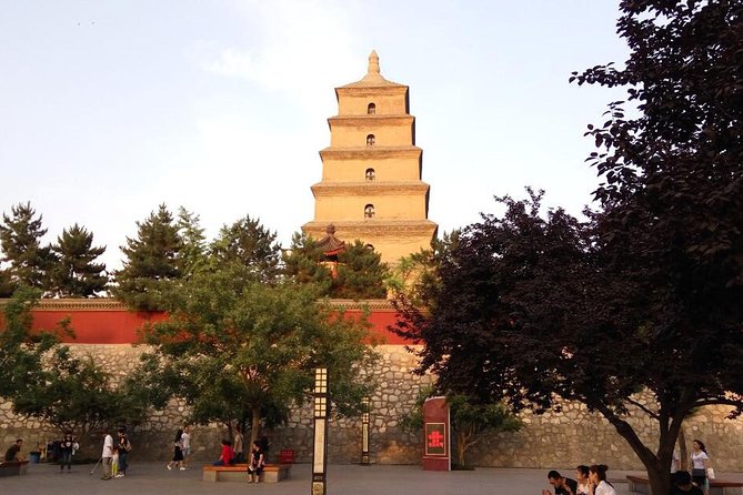 Xian Layover: City Wall and Big Wild Goose Pagoda With Airport Transfer - Tour Duration and Requirements