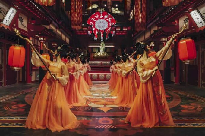 Xian: Royal Banquet With Chinese Cultural Performance - Dress Code and Etiquette