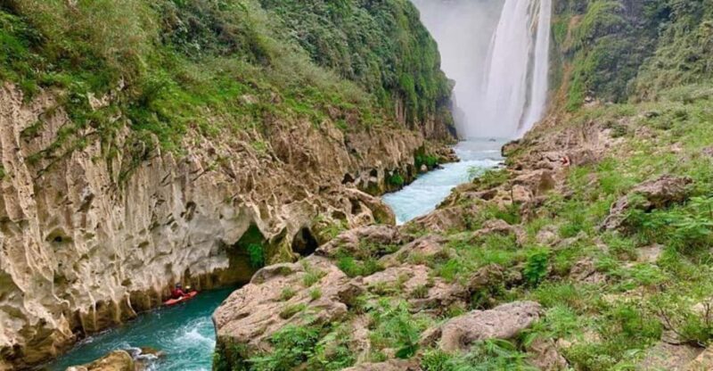 Xitila: Tamul and Water Cave in Wooden Canoe - Key Points