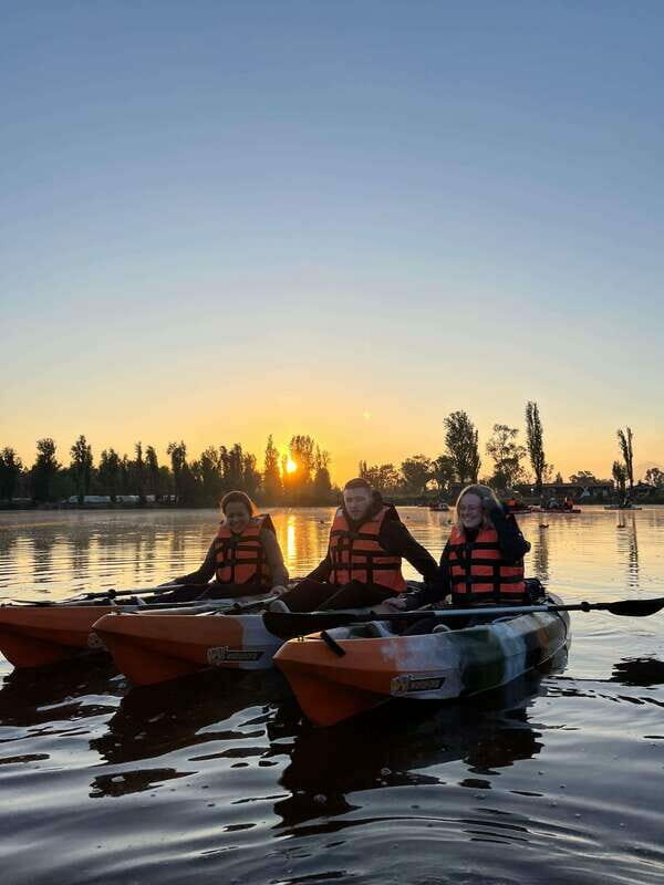 Xochimilco: amanecer en kayak Ciudad de México - An In-Depth Look at the Kayak Experience in Xochimilco