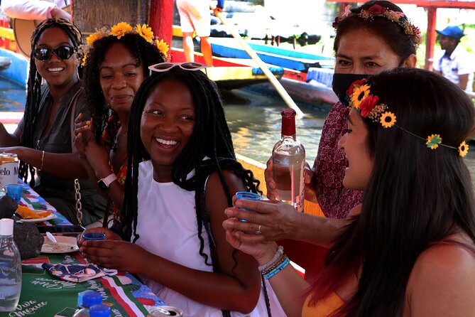 Xochimilco: Boat Ride and Mexican Party, With Unlimited Drinks - Browsing the Handicraft Market