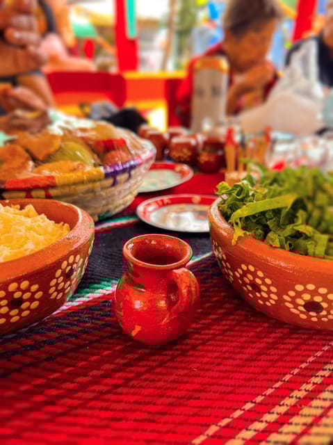 Xochimilco Mexico Tour: Fiesta in Trajinera and Coyoacan - Explore Xochimilcos Lively Canals