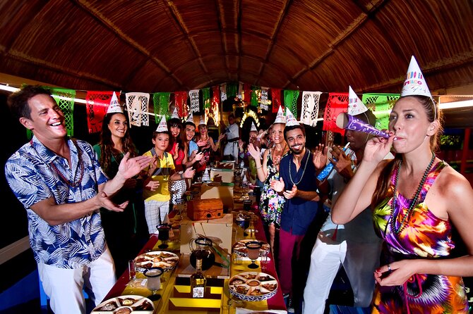 Xochimilco Park Dinner Cruise With Open-Bar and Transportation - Cuisine and Beverages